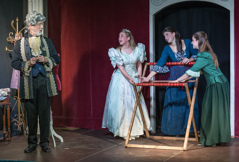 Des Kaisers neue Kleider