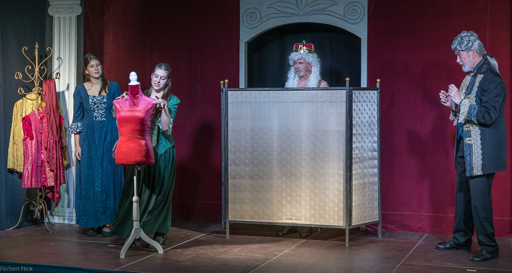 Des Kaisers neue Kleider